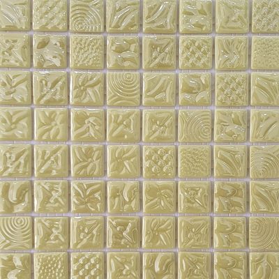 Pâte de verre en carrés 2,5 cm, jaune, nacrée. Pour piscines, hammams et douches.