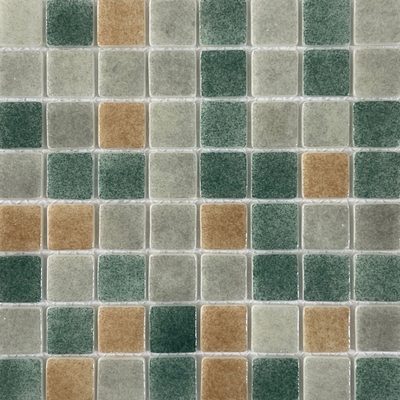 Pâte de verre en carrés 2,5 cm, verte. Pour piscines, hammams et douches.