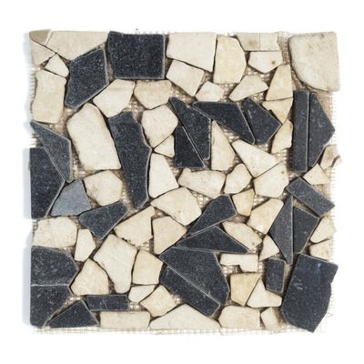 Éclats de granit noir et calcaire crème sur trame de jute