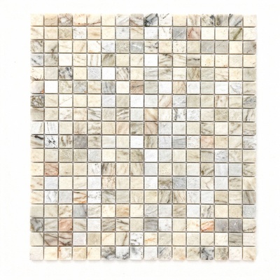 Trame serrée de petits carrés de marbre blanc crème, veinage gris et brun discret, finition adoucie