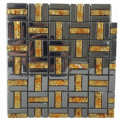 Tressage de baguettes de cristal : feuille d'or froissée et miroir noir